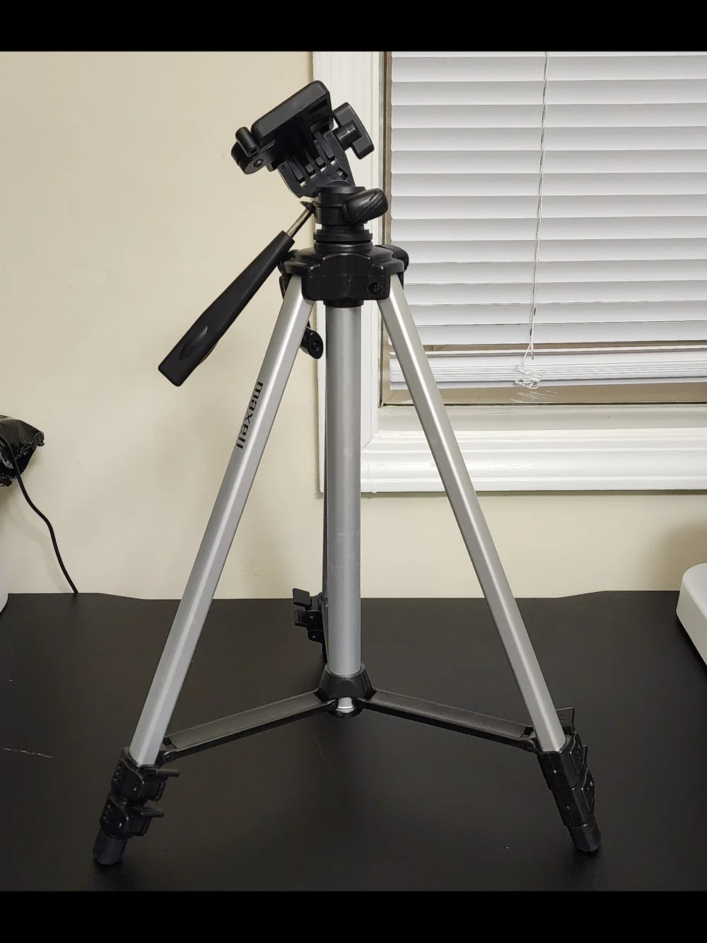 Maxell Silver & Black Camera Tripod with Fluid Pan Handle